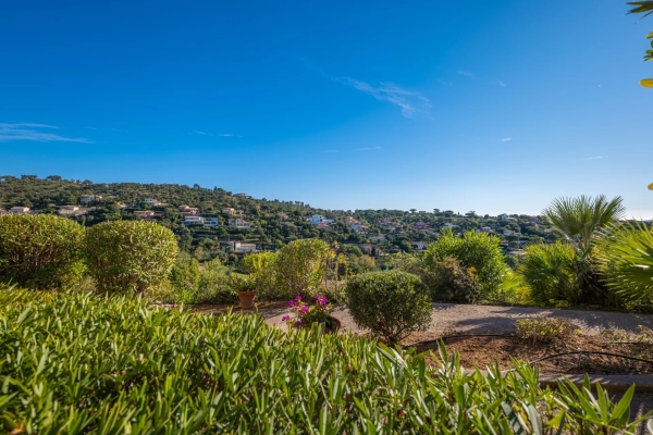 Luxury Apartment for sale in Sainte-Maxime, 540 000 €, Photo 1