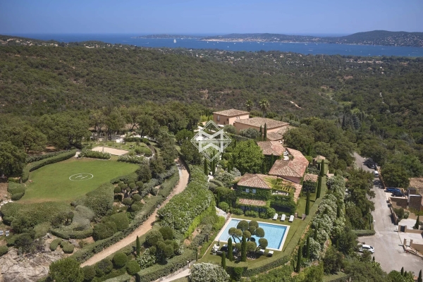 Maison de luxe à louer à Grimaud, 30 000 €, Photo 1