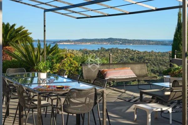Maison de luxe à louer à Grimaud, 10 000 €, Photo 1
