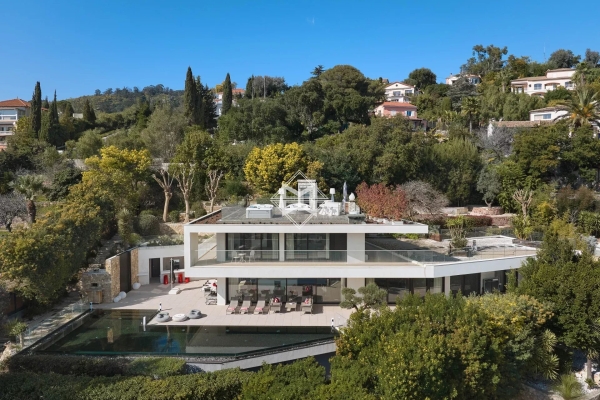 Maison de luxe à louer à Mandelieu-la-Napoule, 20 000 €, Photo 1