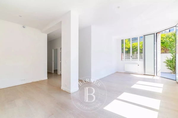 Luxury Apartment for sale in Paris 19Ème, 800 000 €, Photo 2