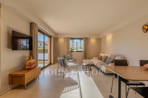 Luxury Apartment for sale in Antibes, 670 000 €, Photo 3