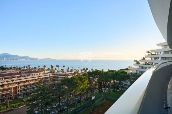Luxury Apartment for sale in Villeneuve-Loubet, 495 000 €, Photo 1