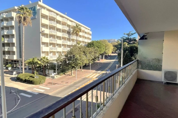 Luxury Apartment for sale in Juan-les-Pins, 460 000 €, Photo 1