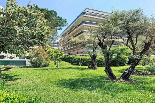 Luxury Apartment for sale in Juan-les-Pins, 190 000 €, Photo 1