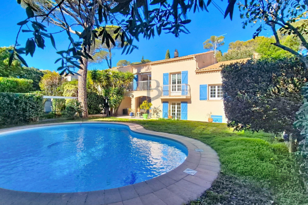 Maison de luxe à vendre à Fréjus, 731 500 €, Photo 2