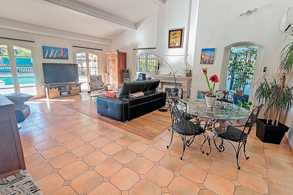 Maison de luxe à vendre à Saint-Raphaël, 1 198 000 €, Photo 2