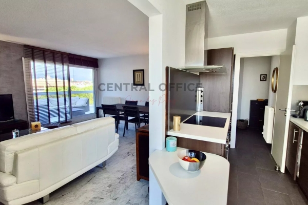 Appartement de luxe à vendre à Antibes, 550 000 €, Photo 2