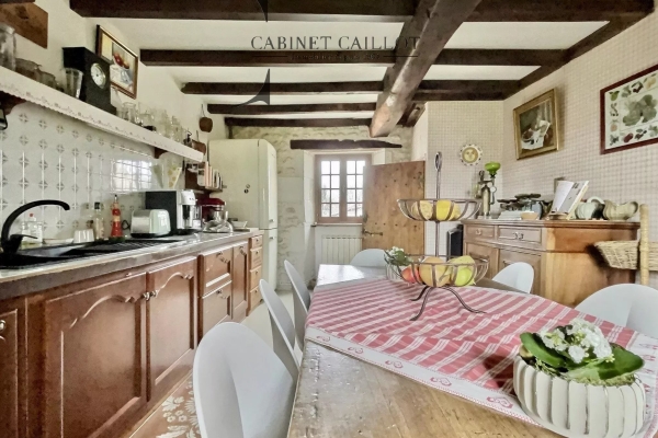 Maison de luxe à vendre à Saint-Georges-des-Coteaux, 327 050 €, Photo 2