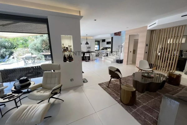 Maison de luxe à vendre à Antibes, 2 500 000 €, Photo 7