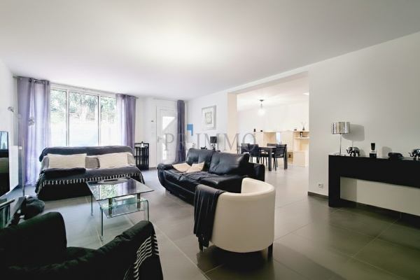 Appartement de luxe à vendre à Saint-Raphaël, 379 000 €, Photo 1