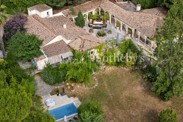 Maison de luxe à vendre à Grasse, 1 620 000 €, Photo 1