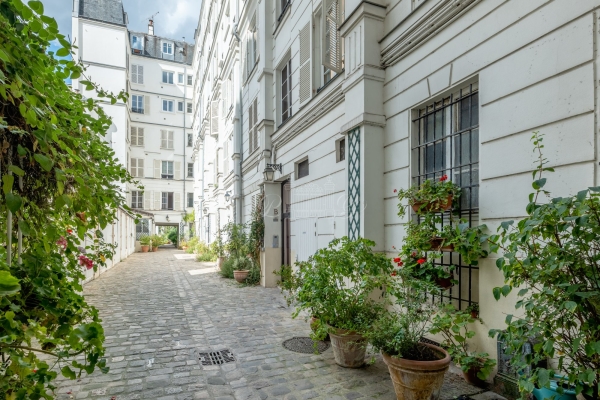 Luxury Apartment for sale in Paris 7Ème, 398 000 €