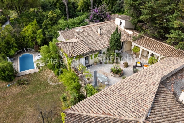 Luxury House for sale in Grasse, 1 620 000 €, Photo 2