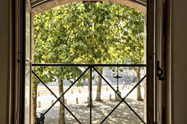 Luxury Apartment for sale in Bordeaux, 498 000 €, Photo 1