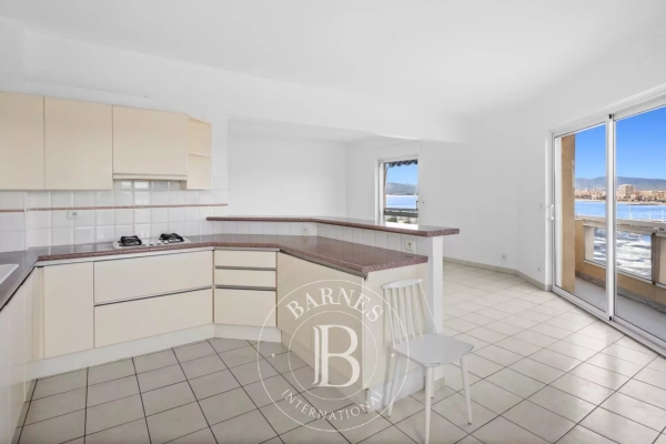 Appartement de luxe à vendre à Saint-Raphaël, 1 150 000 €, Photo 3