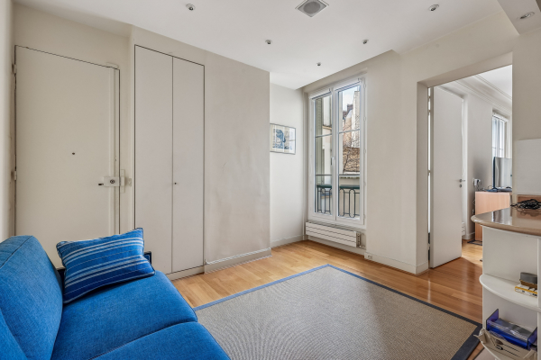 Luxury Apartment for sale in Paris 6Ème, 800 000 €, Photo 2