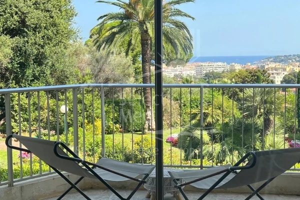 Appartement de luxe à vendre à Antibes, 432 000 €, Photo 2
