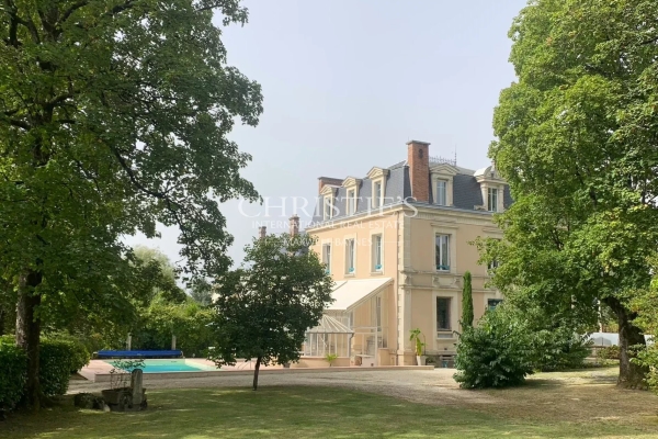 Maison de luxe à vendre à Saint-Junien, 895 000 €, Photo 1