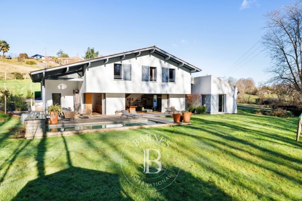 Luxury House for sale in Bassussarry, 1 500 000 €, Photo 1