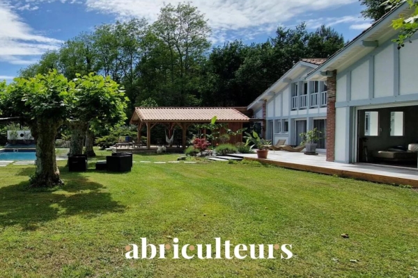 Luxury House for sale in Tosse, 1 872 000 €, Photo 1