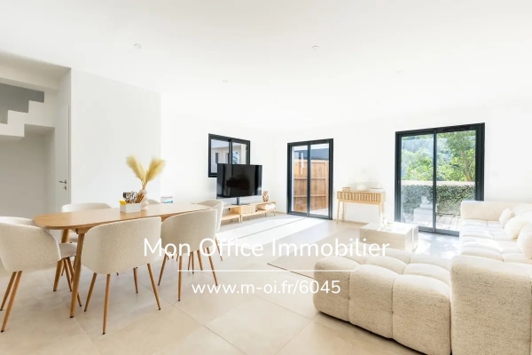 Maison de luxe à vendre à Simiane-Collongue, 545 000 €, Photo 1