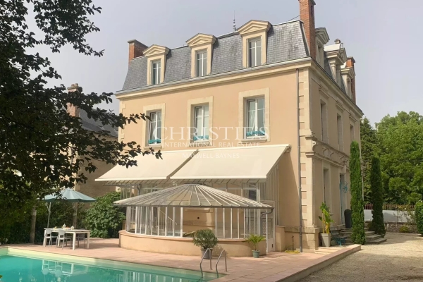 Maison de luxe à vendre à Saint-Junien, 895 000 €, Photo 2