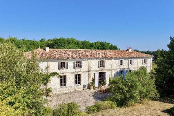 Maison de luxe à vendre à Vanzac, 875 000 €, Photo 2