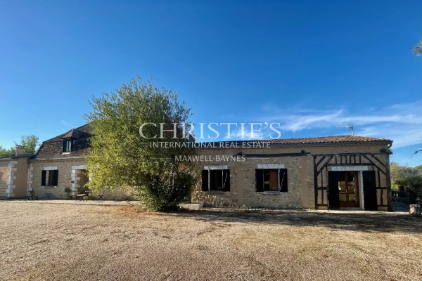 Luxury House for sale in Sainte-Foy-la-Grande, 899 000 €, Photo 3