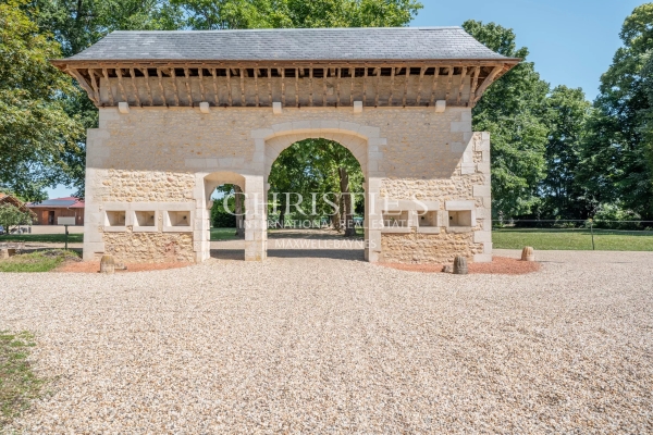 Maison de luxe à vendre à Angoulême, 3 150 000 €, Photo 5