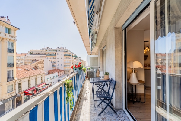 Luxury Apartment for sale in Nice, 630 000 €, Photo 1