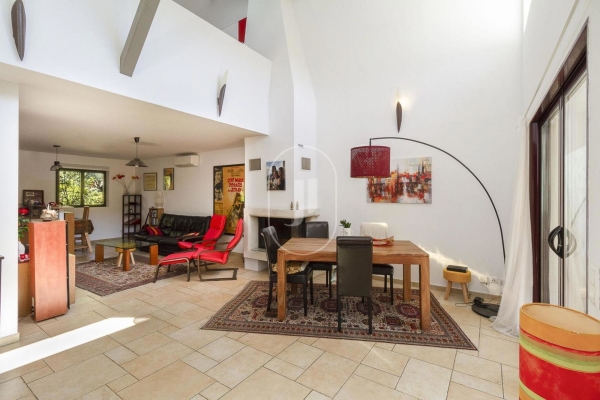 Maison de luxe à vendre à Roussillon, 550 000 €, Photo 3