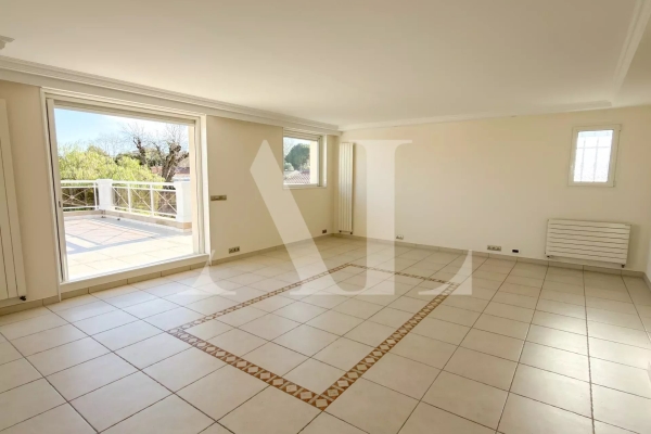 Maison de luxe à vendre à Antibes, 1 690 000 €, Photo 5