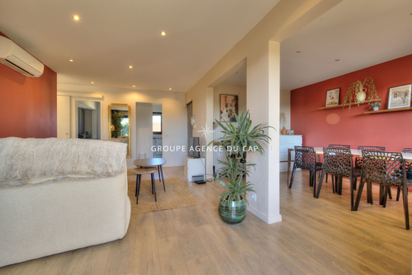 Appartement de luxe à vendre à Saint-Raphaël, 330 000 €, Photo 1