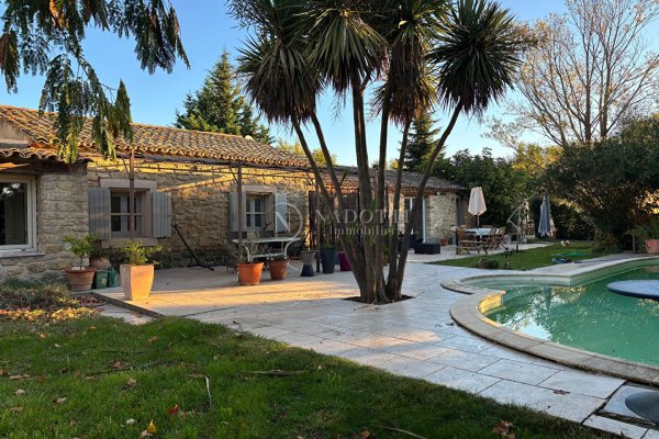 Maison de luxe à vendre à Lauris, 630 000 €, Photo 1