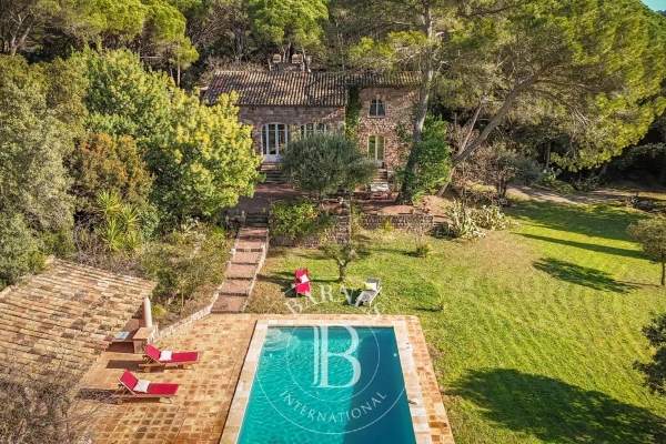Maison de luxe à vendre à Saint-Raphaël, 2 200 000 €, Photo 1
