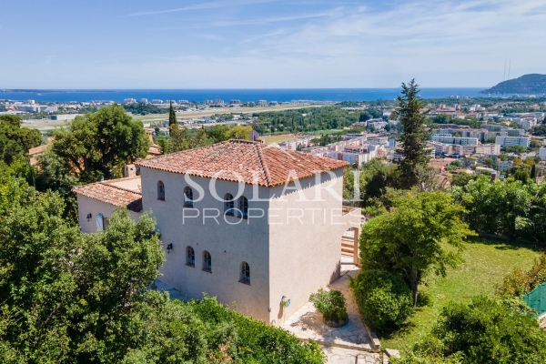 Maison de luxe à vendre à Mandelieu-la-Napoule, 995 000 €, Photo 1