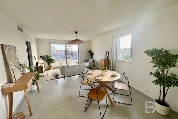 Luxury Apartment for sale in Antibes, 860 000 €, Photo 4