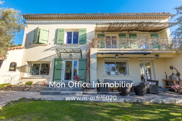 Luxury House for sale in Pourrières, 680 000 €, Photo 1