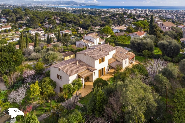 Maison de luxe à vendre à Vallauris, 1 080 000 €, Photo 1