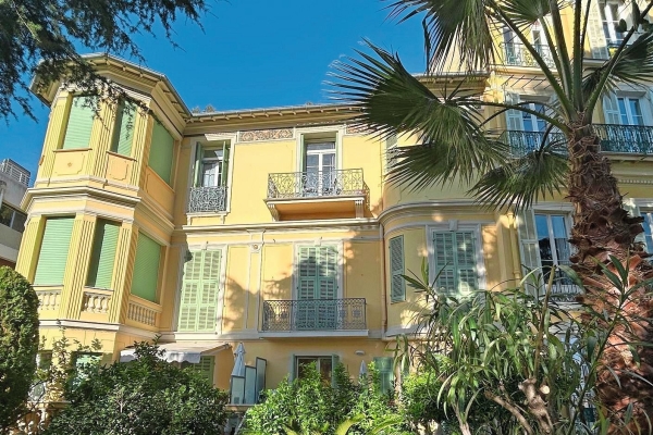Appartement de luxe à vendre à Menton, 415 000 €, Photo 1
