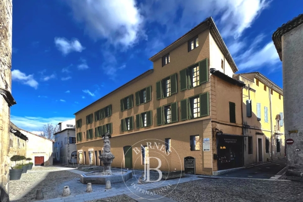 Luxury Apartment for sale in Pernes-les-Fontaines, 430 000 €, Photo 1