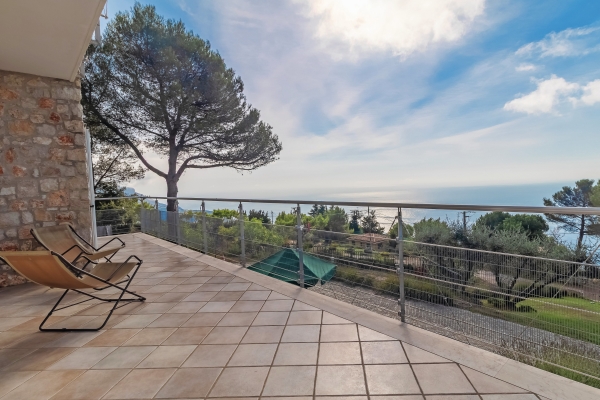 Luxury House for sale in Èze, 2 300 000 €, Photo 1