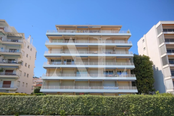 Luxury Apartment for sale in Le Golfe Juan, 273 000 €, Photo 3