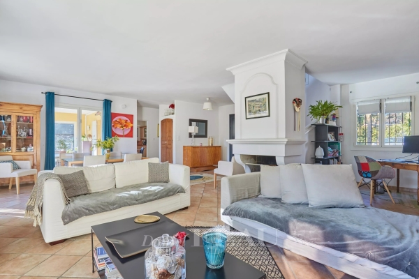 Maison de luxe à vendre à Aix-en-Provence, 990 000 €, Photo 3