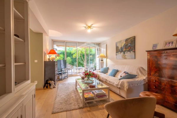 Luxury Apartment for sale in Antibes, 740 000 €, Photo 4