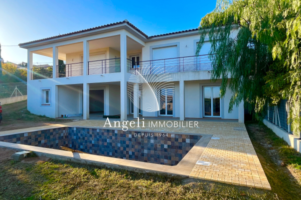 Maison de luxe à vendre à Saint-Aygulf, 879 000 €, Photo 1