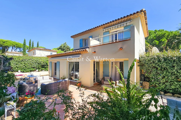 Maison de luxe à vendre à Saint-Raphaël, 648 000 €, Photo 1