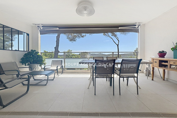 Luxury Apartment for sale in Saint-Raphaël, 749 000 €, Photo 2