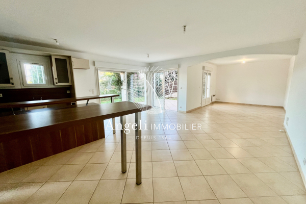 Maison de luxe à vendre à Saint-Aygulf, 680 000 €, Photo 2